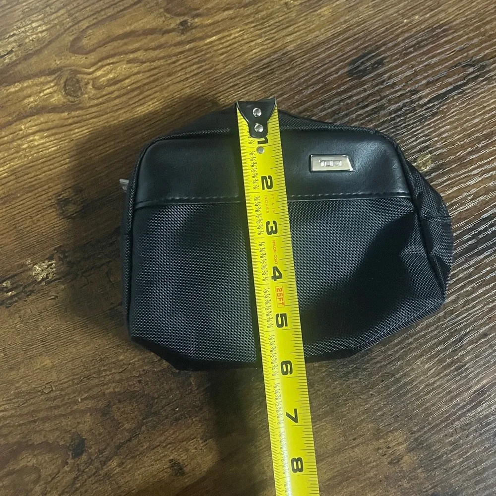 Tumi x delta travel toiletry zip‎ pouch